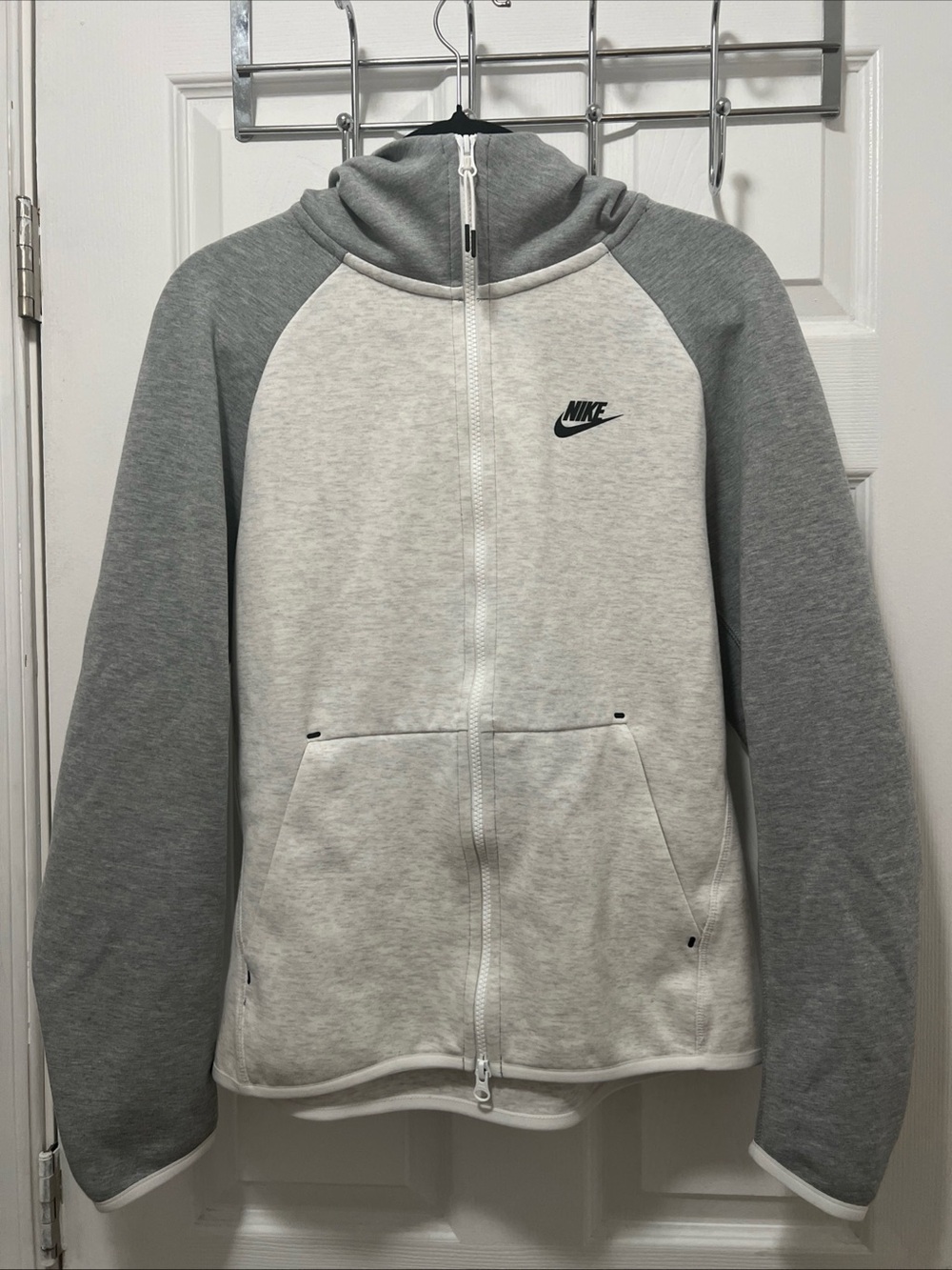 Nike Tech Fleece Hoodie Mens Medium Sportswear Full Zip Comfort Pockets Grey